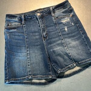 Distressed Judy Blue Shorts XL